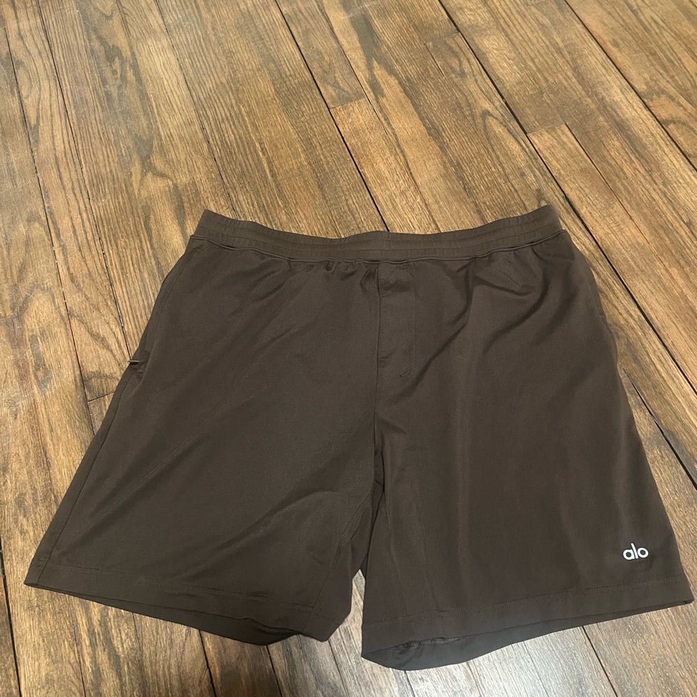 ALO Yoga Men's Cocoa Athletic Shorts